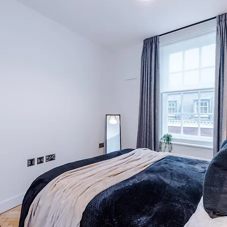 Gorgeous Abode - Roof Terrace Apartment *
