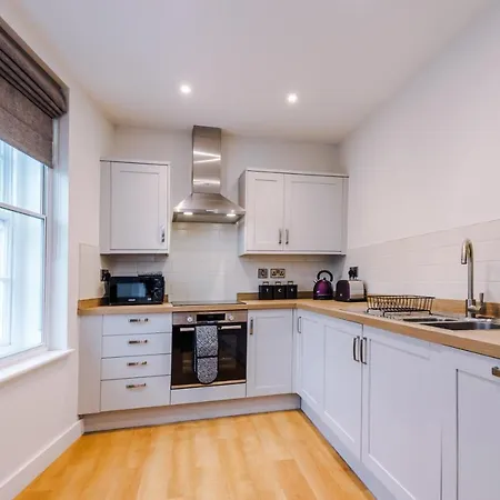 Gorgeous Abode - Roof Terrace Apartment *