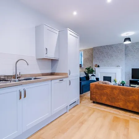 Gorgeous Abode - Roof Terrace Apartment
