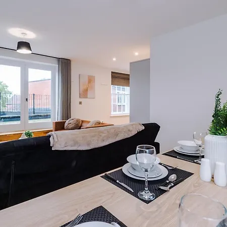 Gorgeous Abode - Roof Terrace Apartment